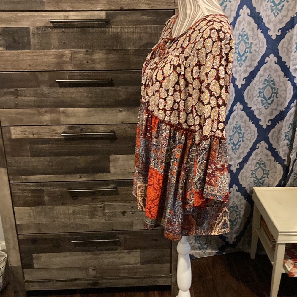 Olive Hill Flowing Blouse w/lots of patterns/prints-Size Medium - Picture 7 of 12